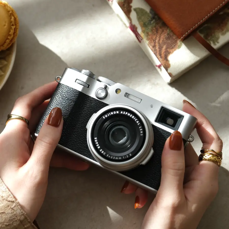 เปิดตัว “FUJIFILM X100VI” กล้องดิจิทัลคอมแพคหนึ่งเดียวที่ดีไซน์โดดเด่น รูปลักษณ์สุดเท่ พร้อมใช้งานง่าย และถ่ายรูปสวยได้ดั่งใจ
